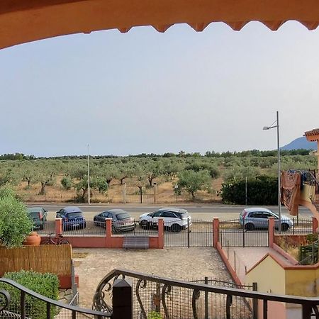 Appartamento A Pula Vicino Al Mare Екстериор снимка